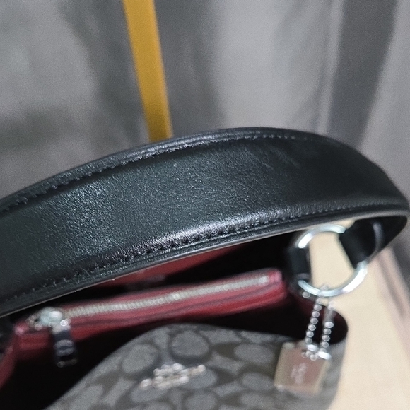 Coach Black and Red Shoulder bucket Bag Leather - Picture 13 of 14